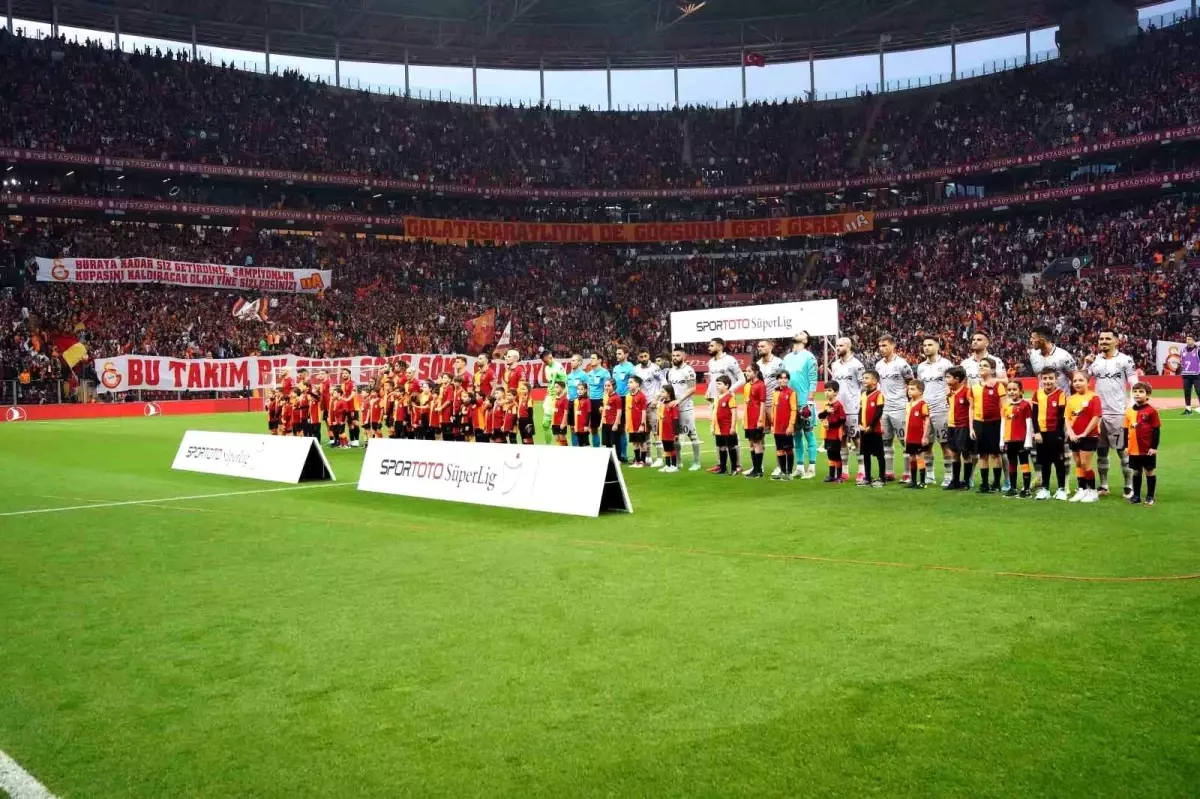 Başakşehir ile Galatasaray Yarın Karşılaşacak