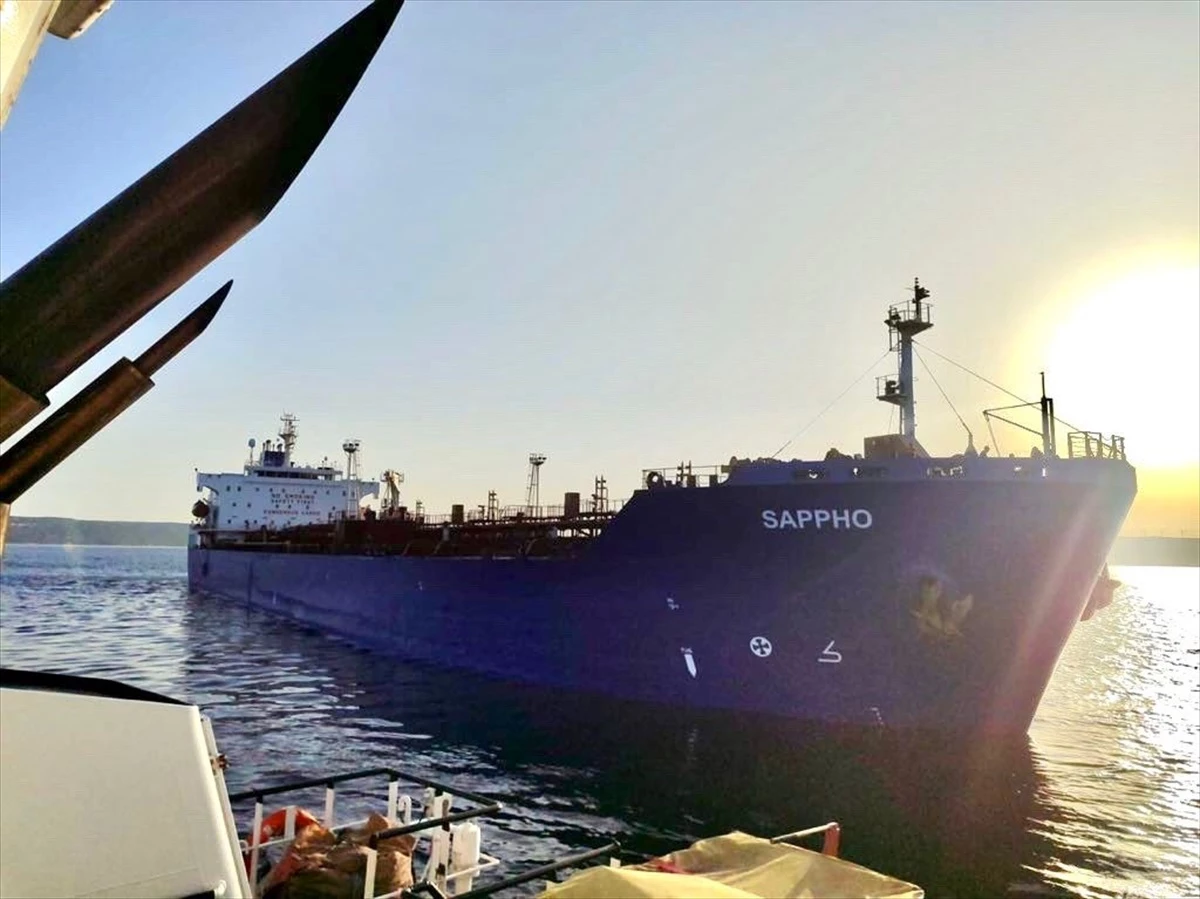 Çanakkale Boğazı\'nda Gemi Trafiği Askıya Alındı