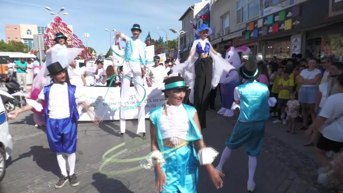 Çeşme Festivali Renkli Görüntülerle Başladı