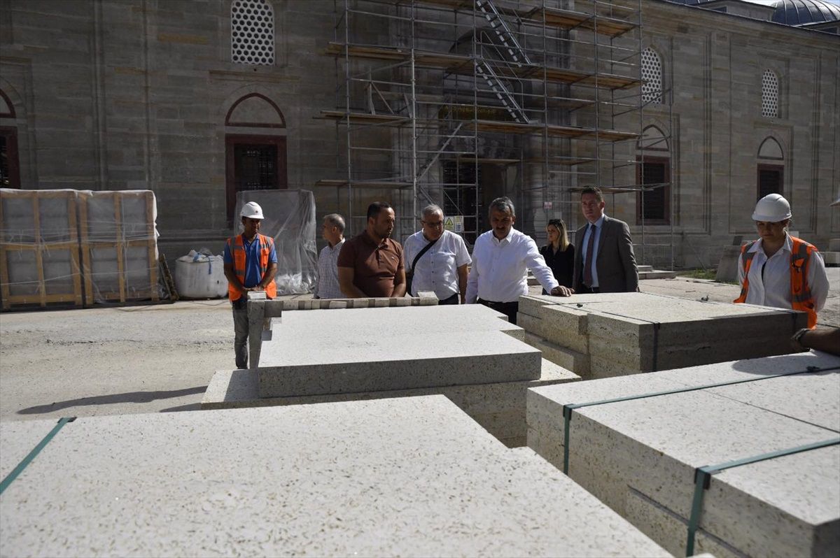 Edirne Valisi Yunus Sezer, Selimiye\'de incelemede bulundu