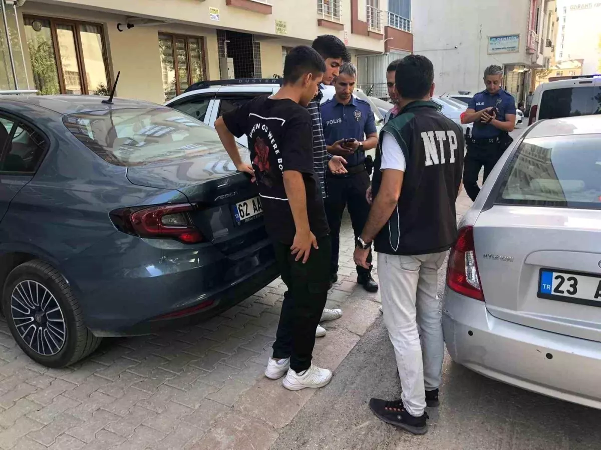 Elazığ\'da okul önlerinde polis denetimi