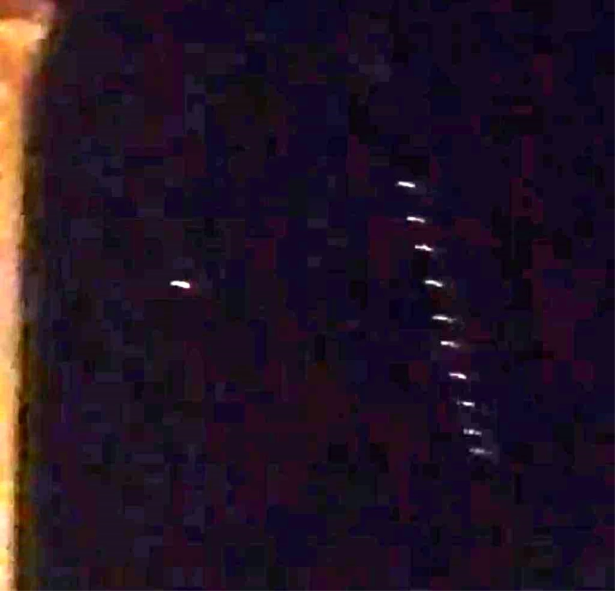 Elazığ\'da Starlink Uydularının Geçişi Görüntülendi