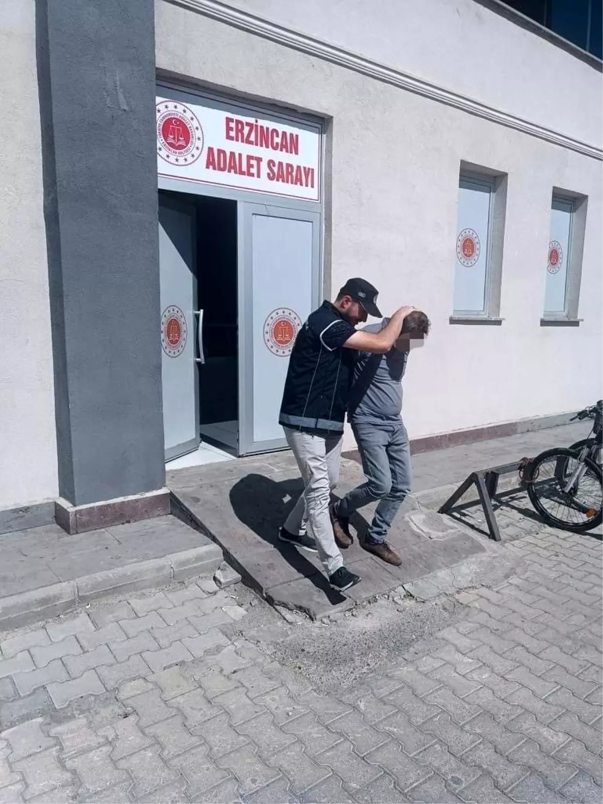 Erzincan\'da 5 göçmen ve 1 organizatör yakalandı