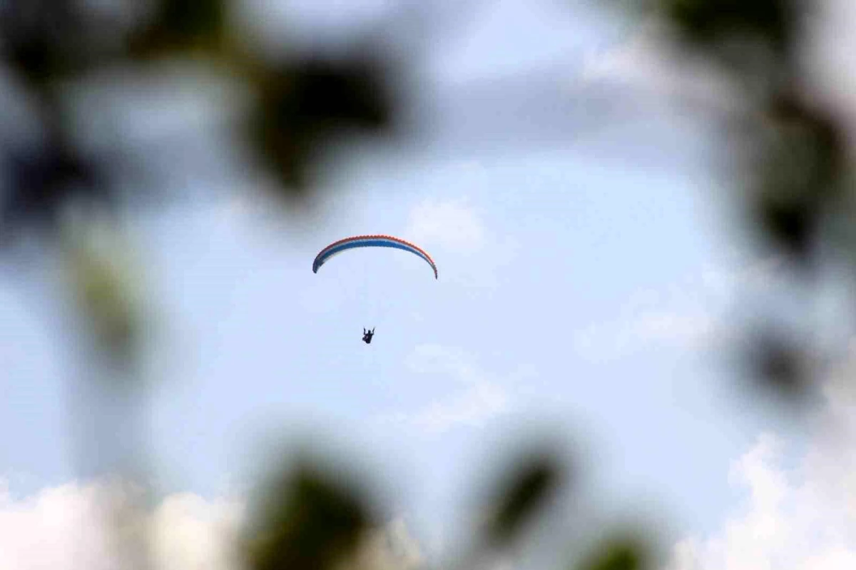 Düzce\'de Yamaç Paraşütü Pilotlarının Yeni Gözdesi