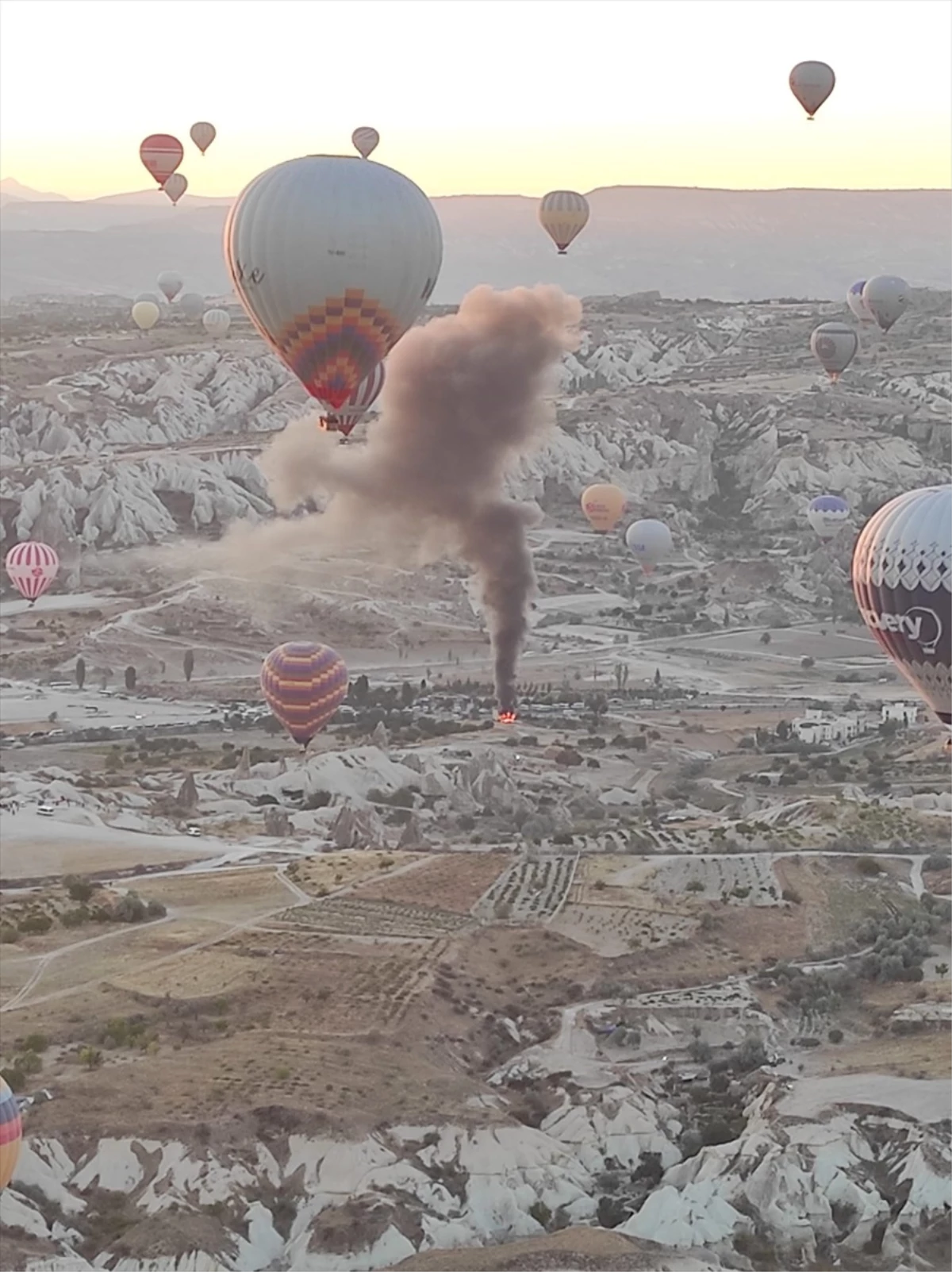 Göreme\'de Sıcak Hava Balonları Yangın Tehlikesiyle Karşı Karşıya Kaldı