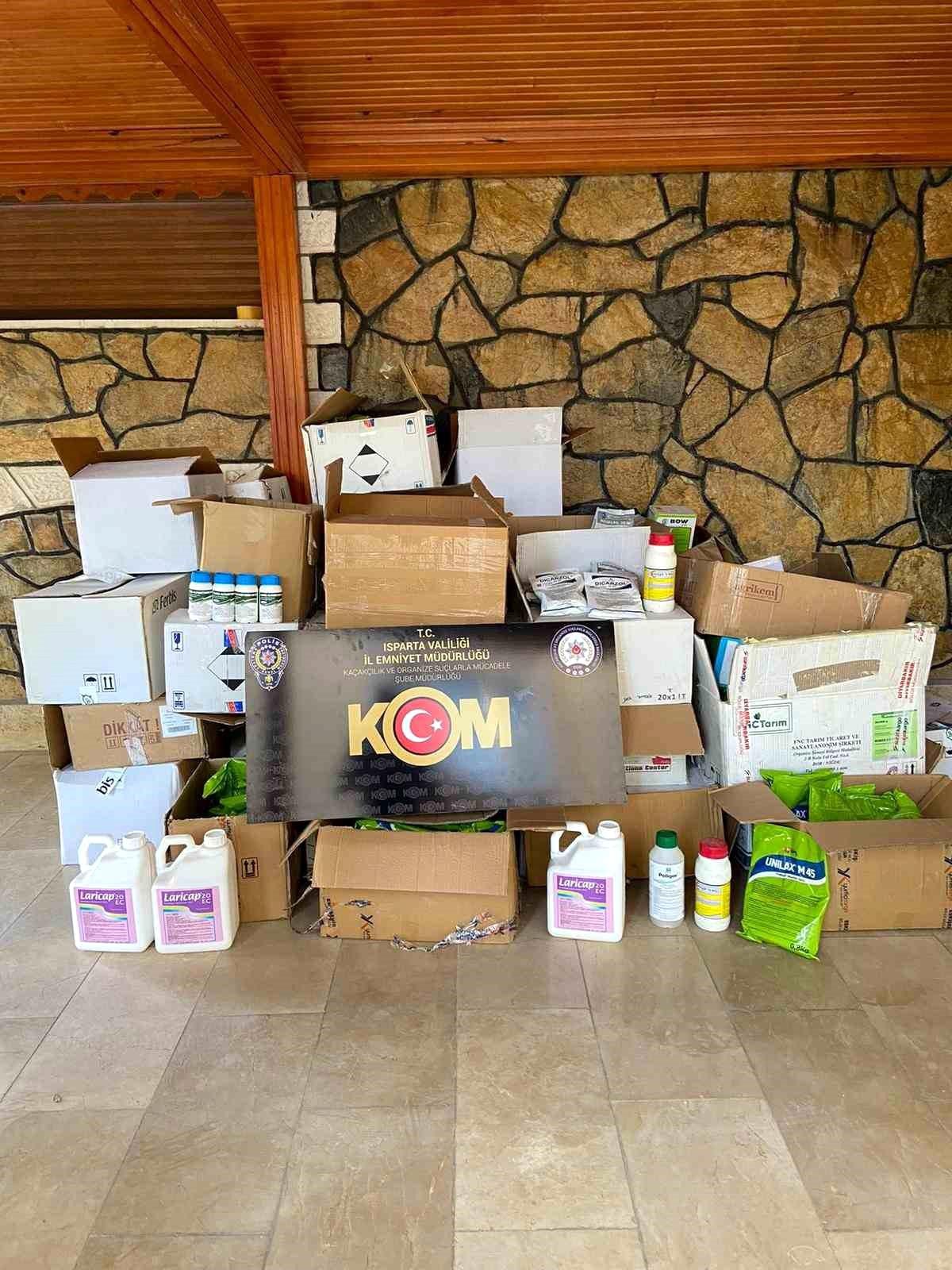 Isparta\'da Kaçakçılık Operasyonunda Çok Sayıda Zirai İlaç Ele Geçirildi