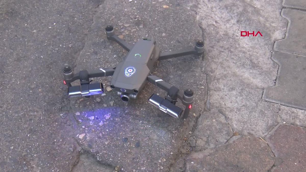Kadıköy\'de Yayalara Yol Vermeyen Sürücülere Drone Destekli Denetim