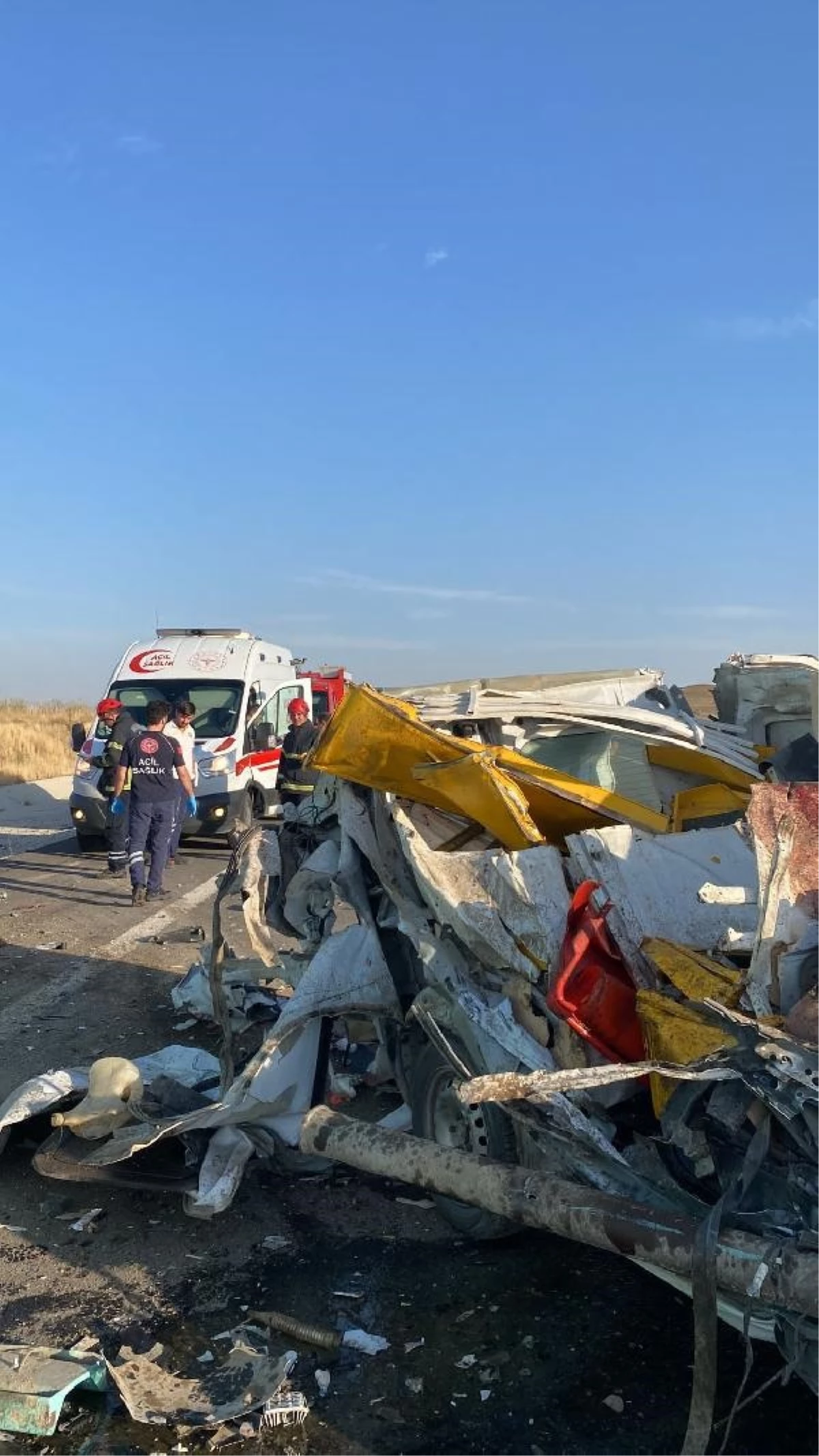 Nevşehir\'de Kamyonla Çarpışan Araçta 2 Kişi Hayatını Kaybetti
