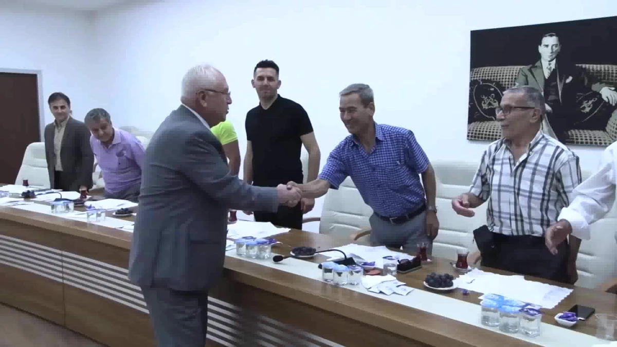 Karabağlar Belediyesi Amatör Spor Kulüplerine Nakdi Destek Sağladı