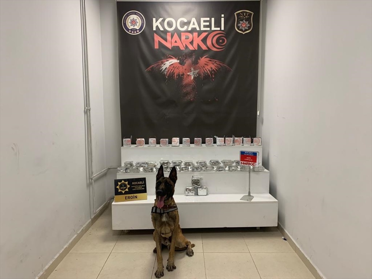 Kocaeli\'de Yakıt Deposuna Gizlenmiş 21 Kilogram Eroin Ele Geçirildi