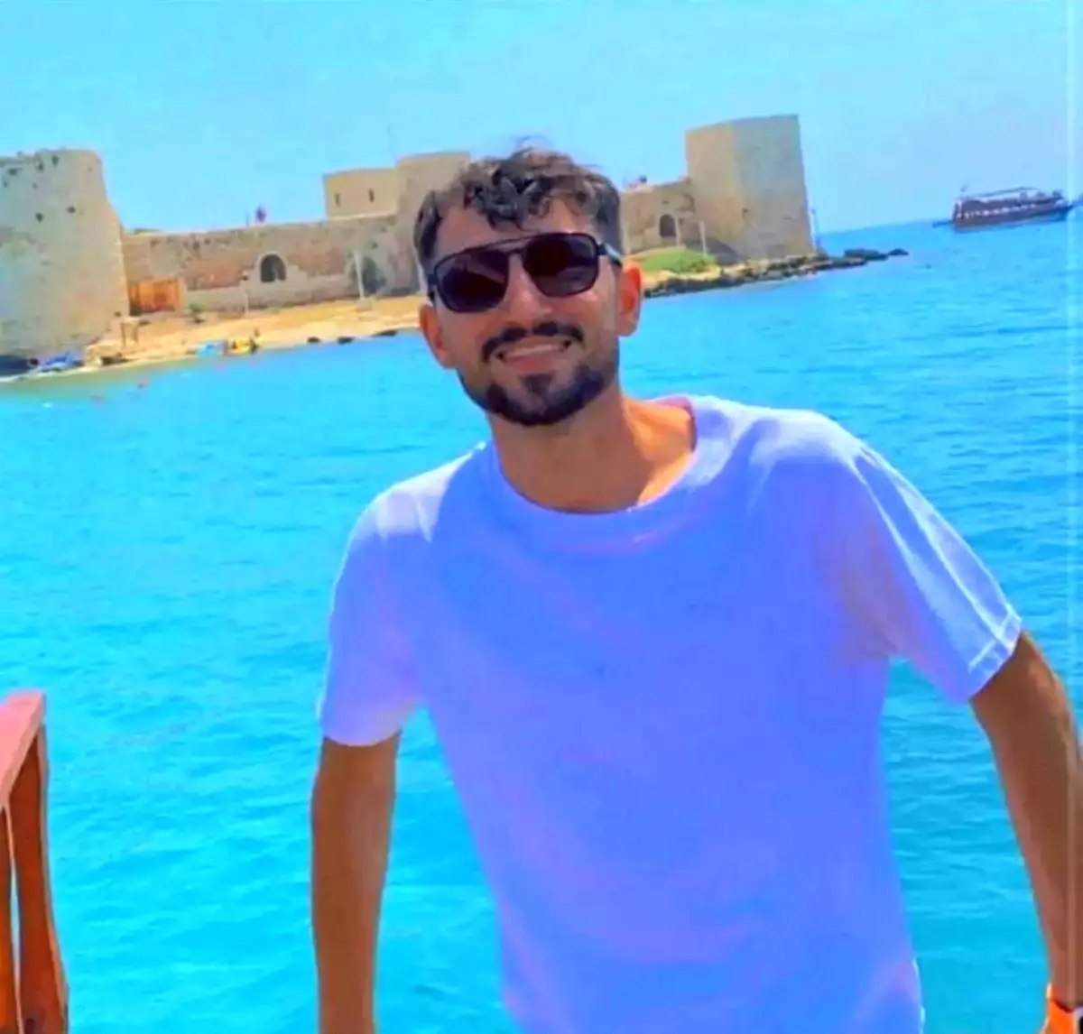 Mardin\'de Otomobilin Çarptığı Genç Hayatını Kaybetti