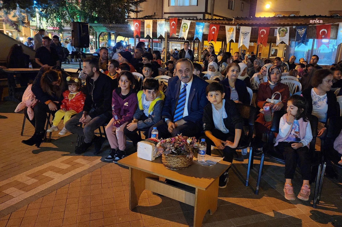 Şavşat Çocuk Belediyesi, SMA hastası Aytun Miraç\'a destek için açık havada sinema etkinliği düzenledi