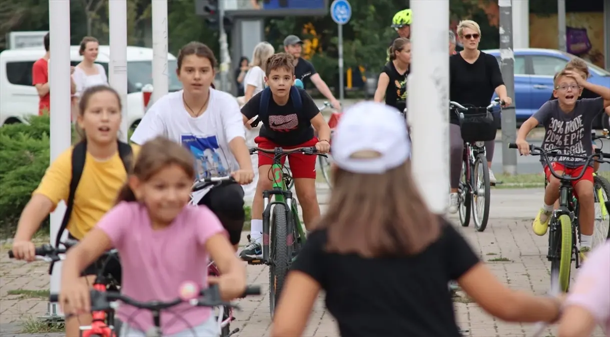 Sırbistan\'ın Novi Sad kentinde Otomobilsiz Kent Günü kutlandı