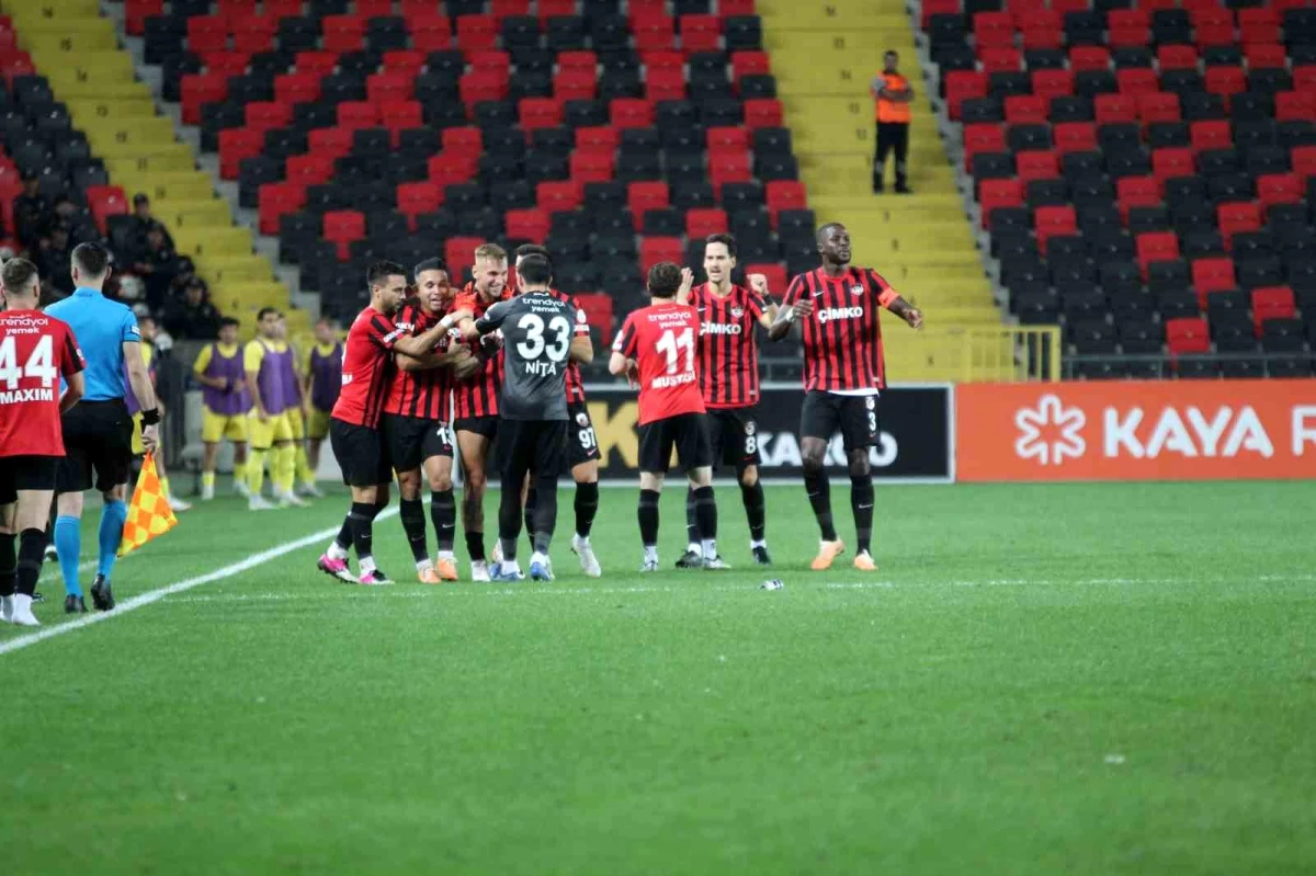 Gaziantep FK, İstanbulspor\'u 2-0 Mağlup Etti