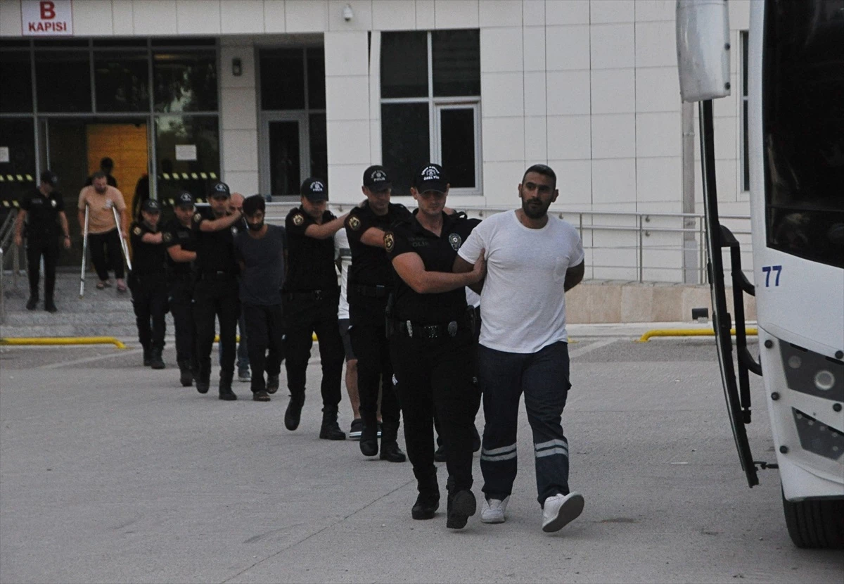 Adana\'da Şirinler Çetesi operasyonu: 8 tutuklama
