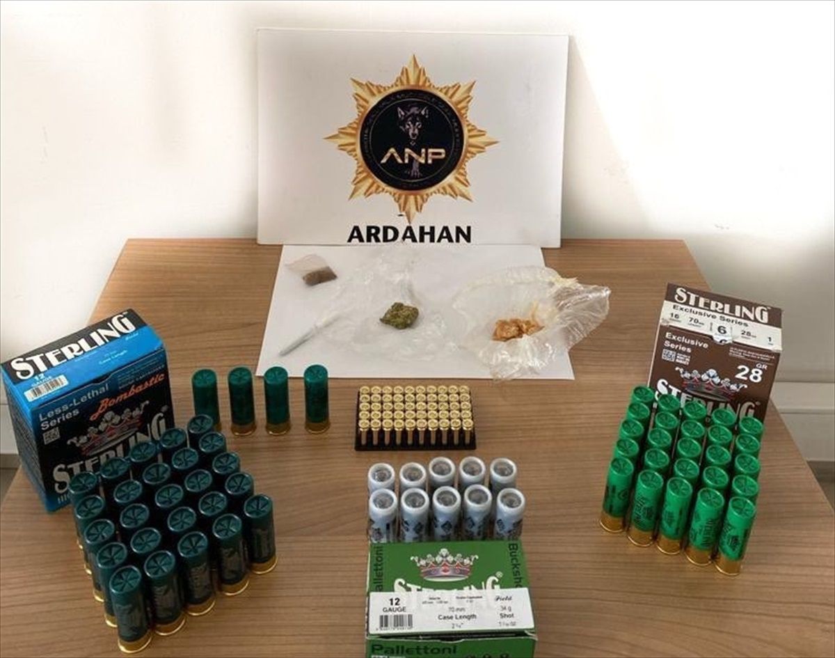 Ardahan\'da Uyuşturucu ve Fişek Bulunan Kişi Gözaltına Alındı