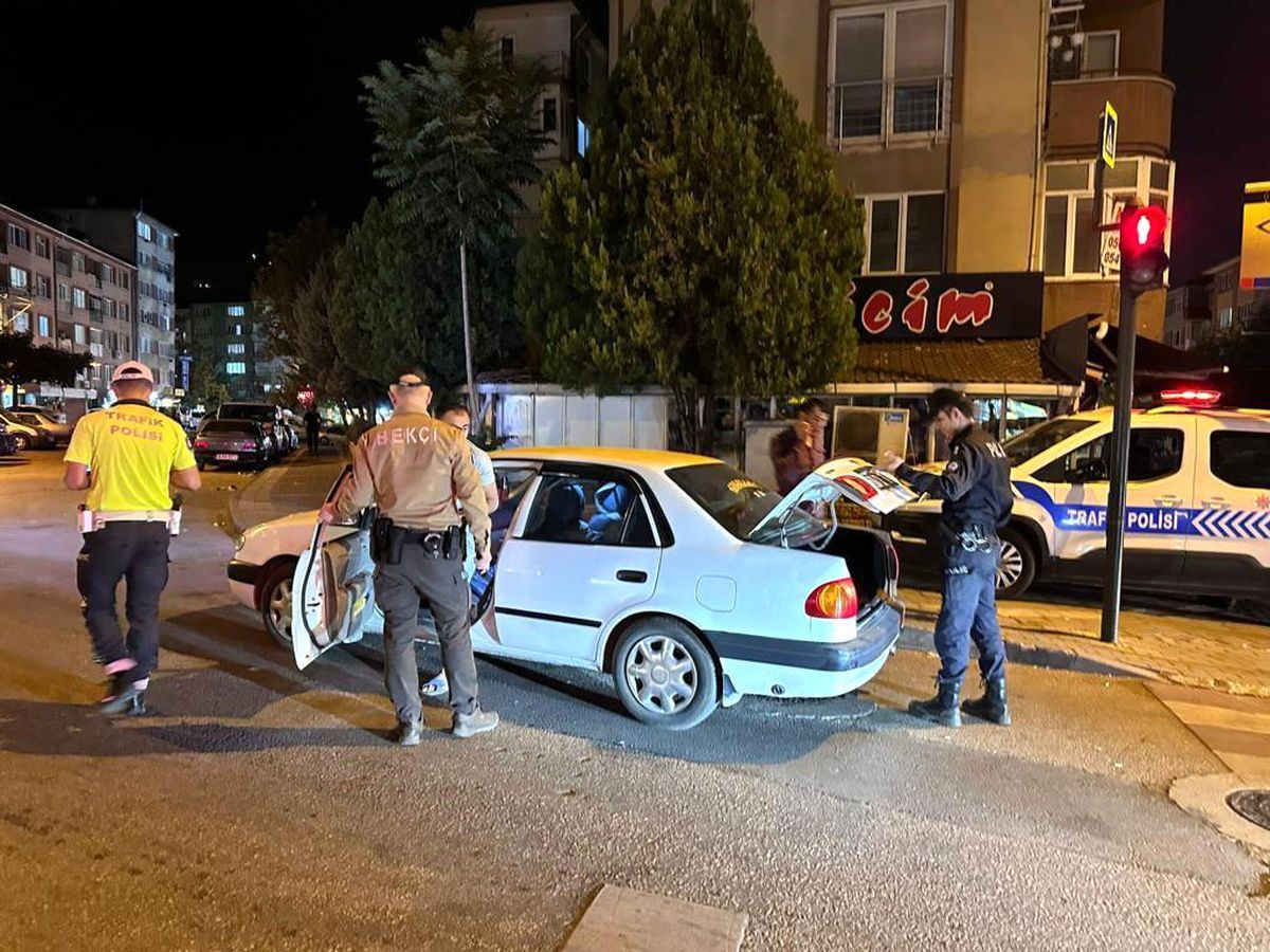 Bursa\'da Huzur Uygulaması: 19 Kişi Yakalandı, 63 Sürücüye Ceza Kesildi