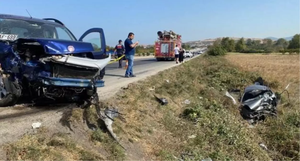 Çanakkale\'de trafik kazası: 2 ölü, 5 yaralı