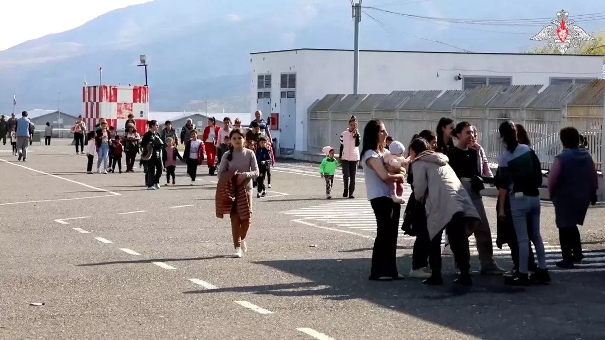 Dağlık Karabağ: Ermeniler panik halinde, Azerbaycan etnik temizlik kaygılarını reddediyor