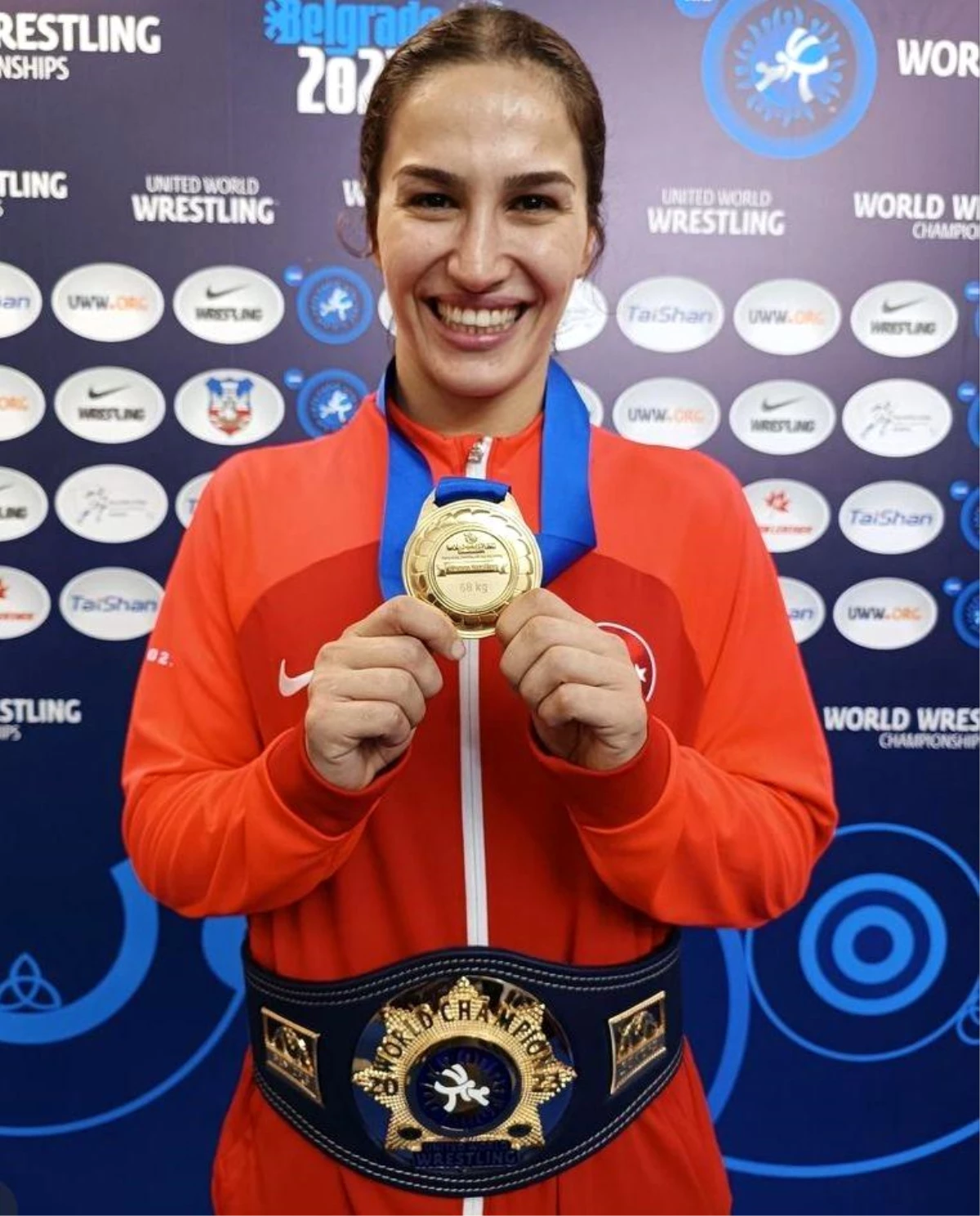 Yalova\'nın olimpiyat sporcusu Buse Tosun Çavuşoğlu dünya şampiyonu oldu