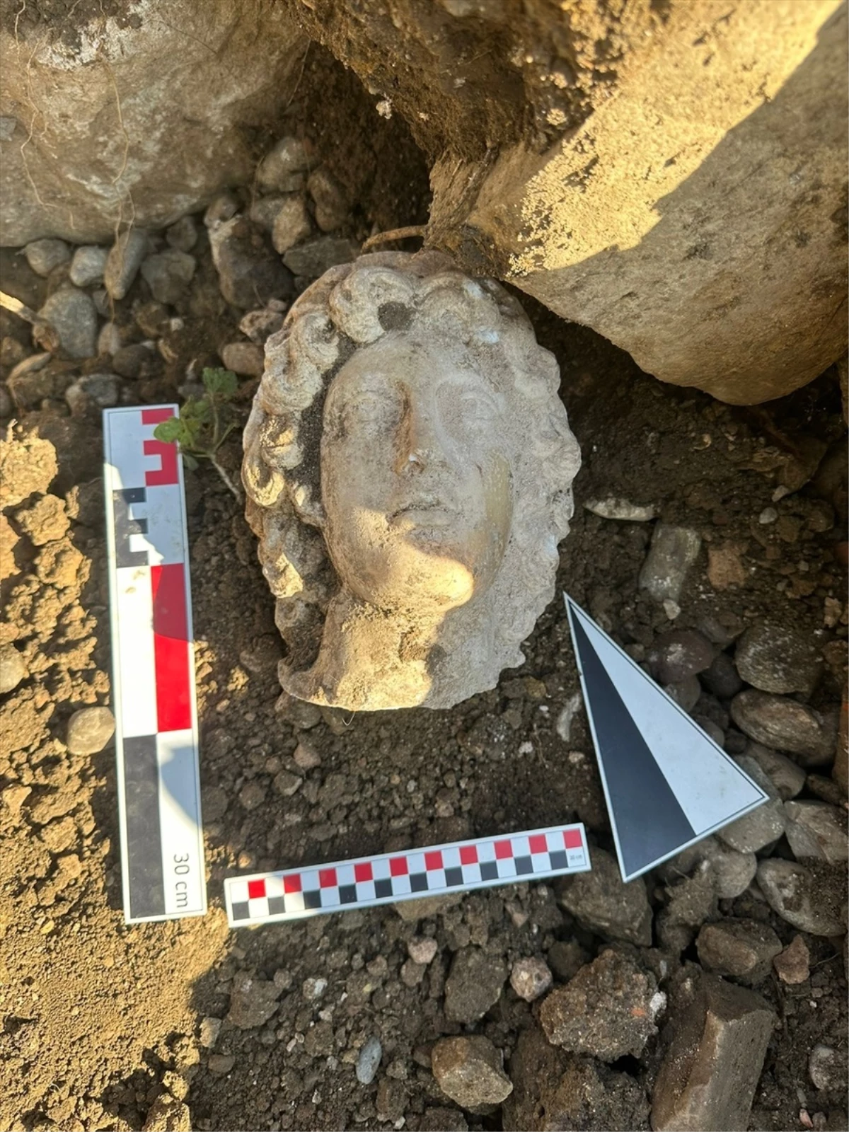 Düzce\'deki antik kentte Büyük İskender\'e ait heykel başı bulundu