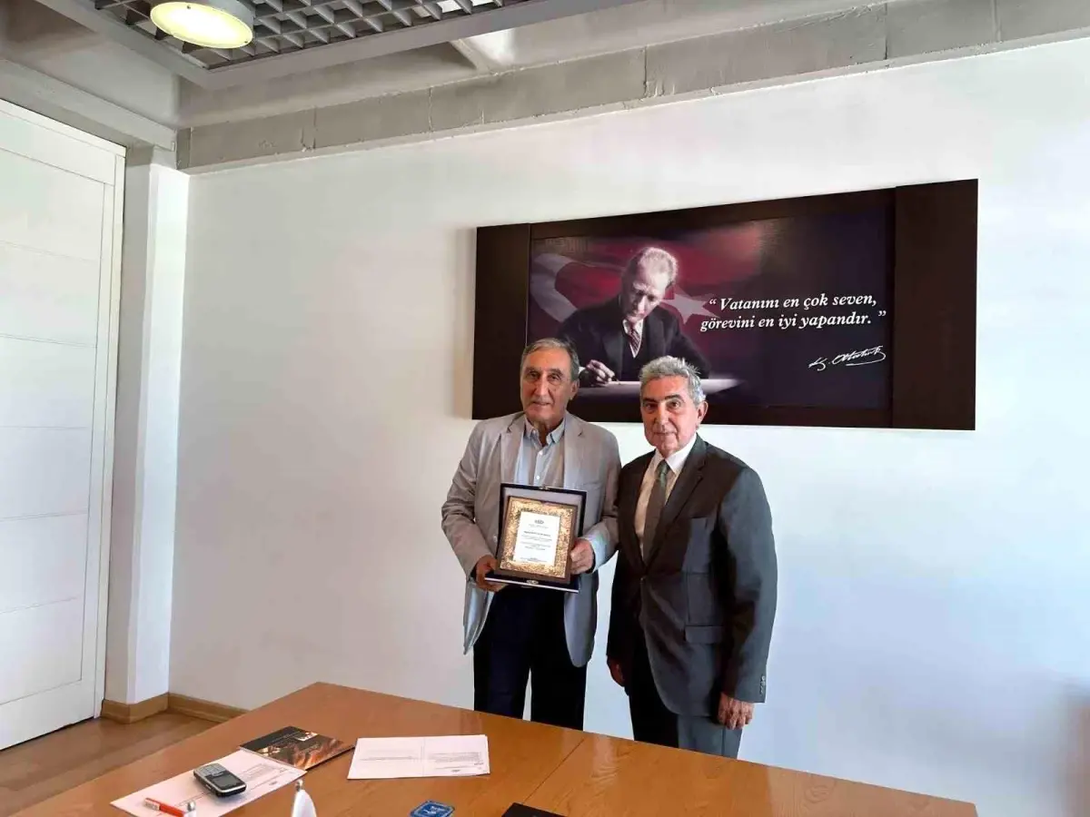 Ege Demir ve Demirdışı Metaller İhracatçıları Birliği Yönetim Kurulu, Er-Bakır Elektrolitik Bakır Mamulleri A.Ş'yi ziyaret etti