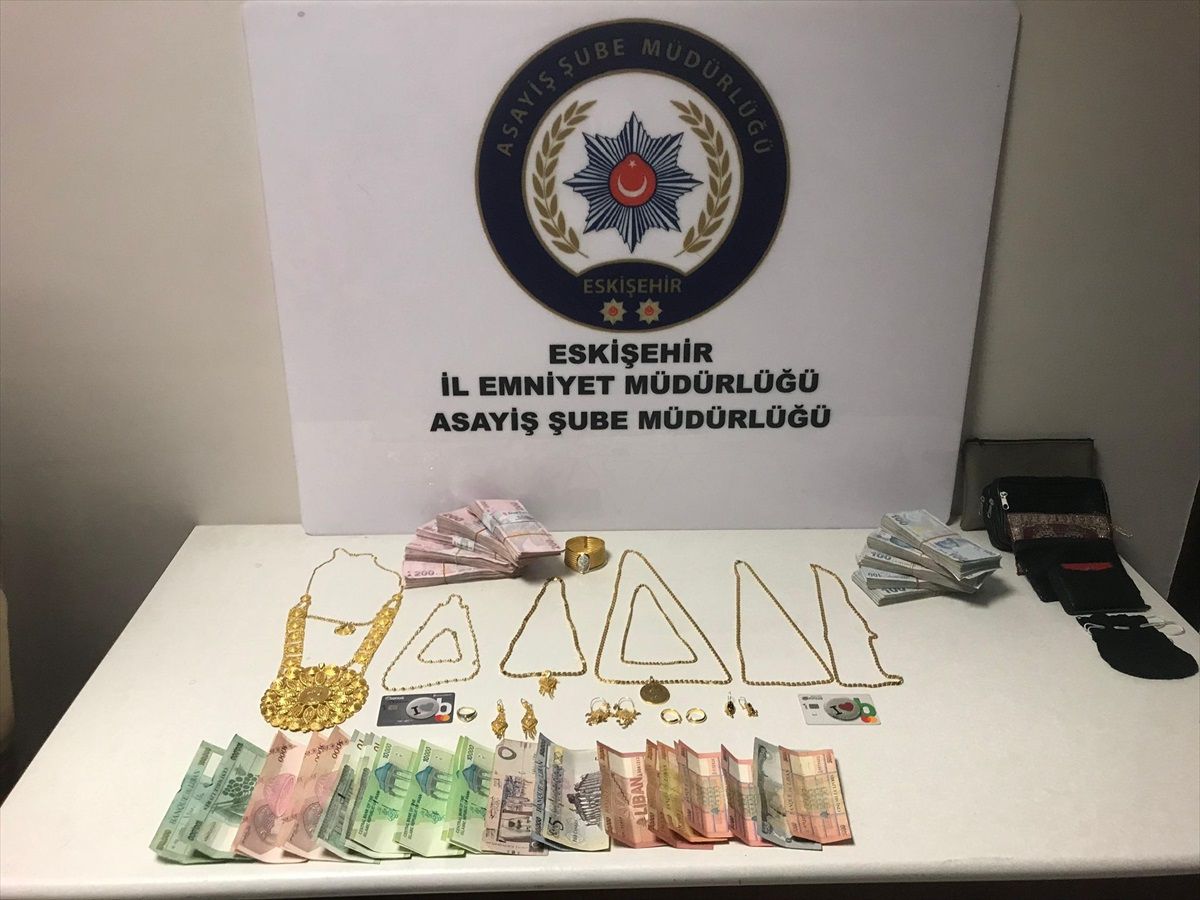 Eskişehir\'de 500 Bin Liralık Ziynet Eşyası Çalındı, 2 Şüpheli Tutuklandı