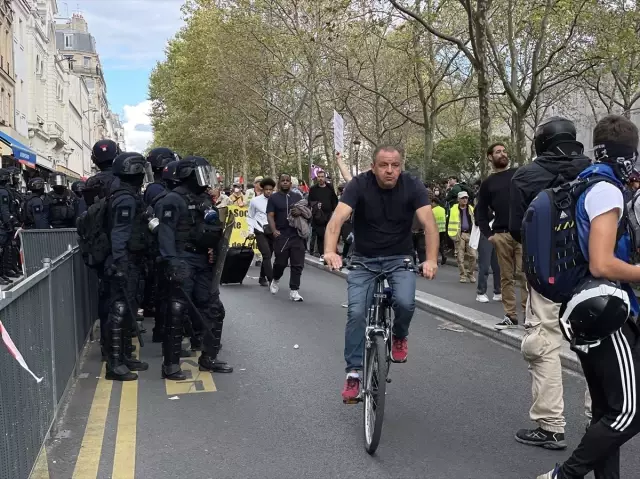 Fransa'da Irkçılık ve Polis Şiddeti Karşıtı Gösteriler