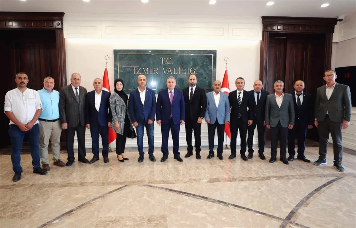 Hak-İş İzmir İl Başkanı ve Hizmet-İş İzmir Şube Başkanı Vali Elban\'ı ziyaret etti
