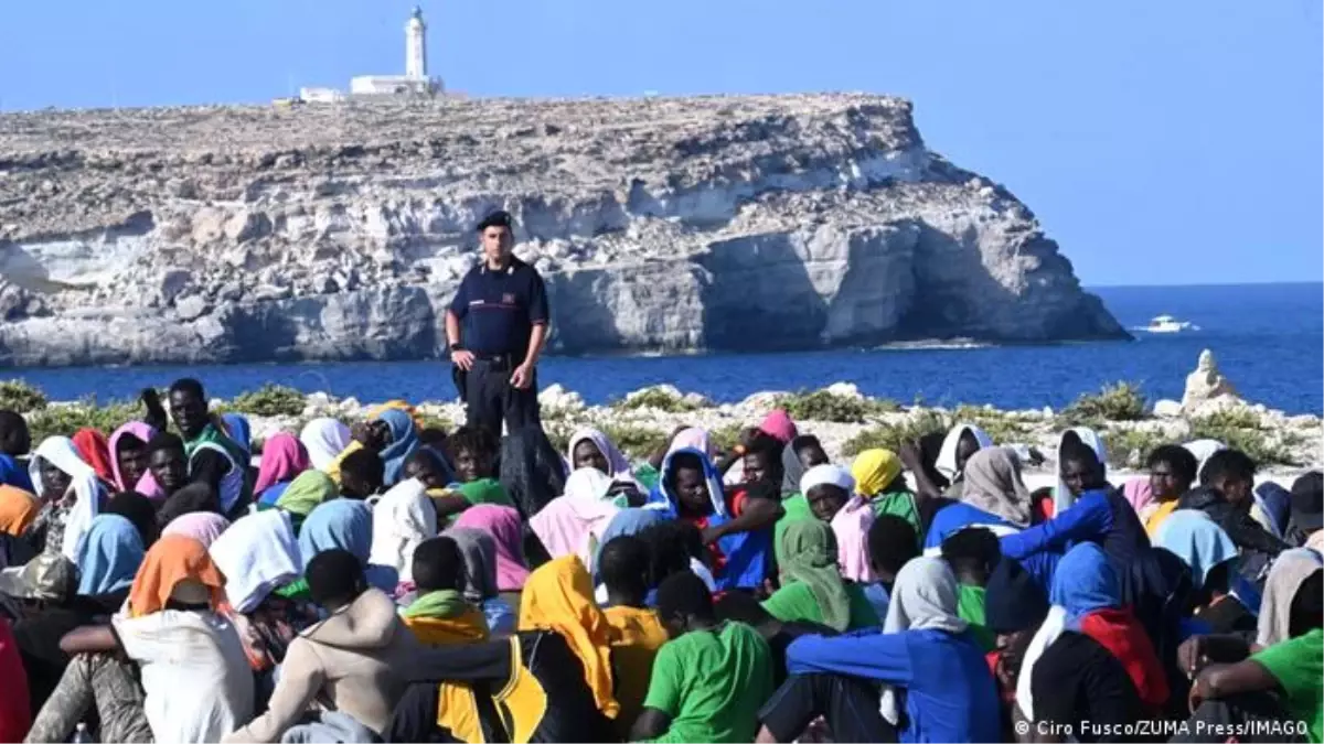 İtalya, ilticası reddedilen sığınmacılardan 5 bin euro depozito talep edecek