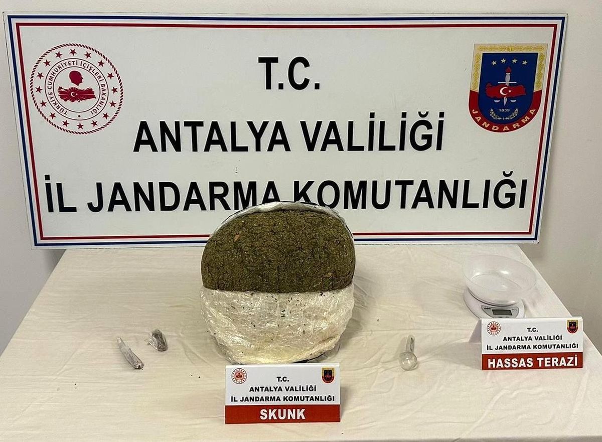 Manavgat\'ta Uyuşturucu Operasyonu: 5 Kilogram Skunk Ele Geçirildi