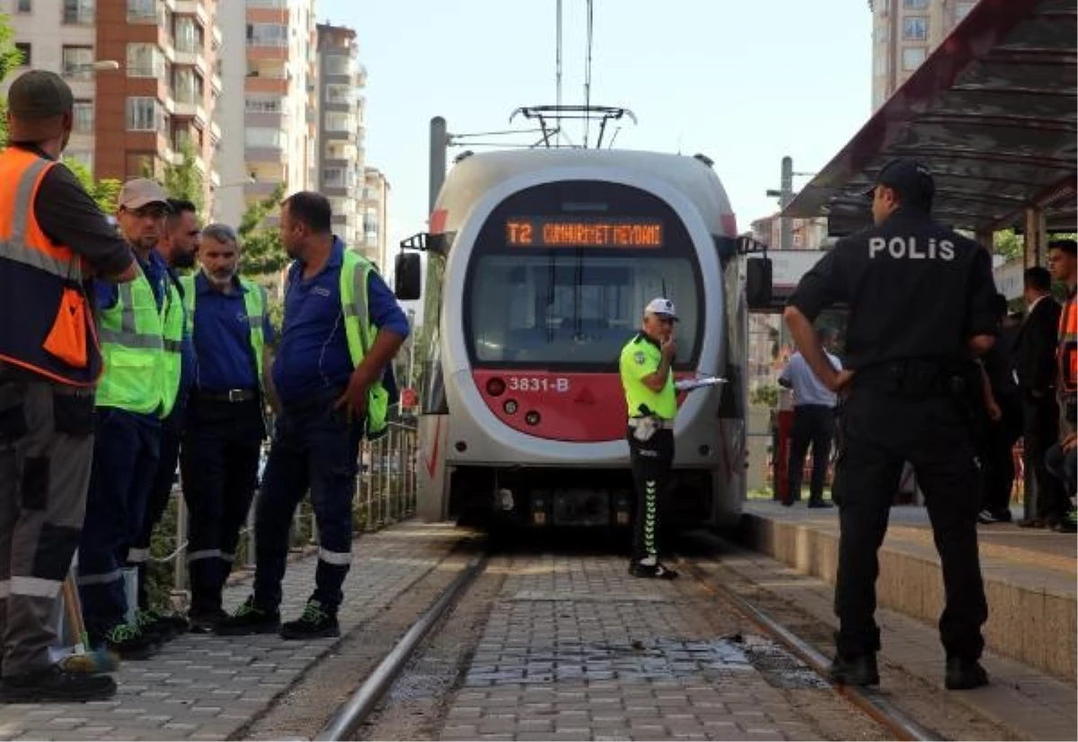 Kayseri\'de tramvayın çarptığı çocuk hayatını kaybetti