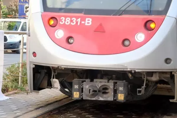 Kayseri'de tramvayın çarptığı 15 yaşındaki çocuk yaşamını yitirdi