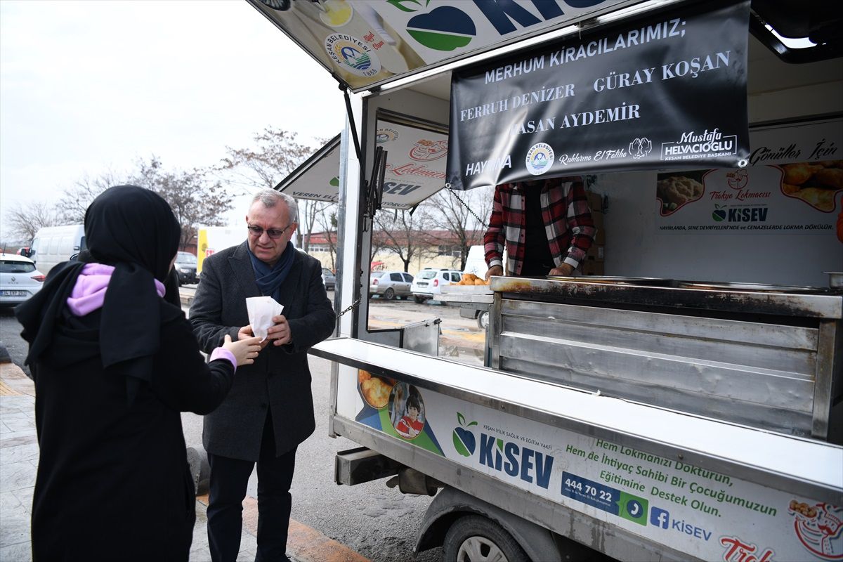 Keşan\'da Lokma Dağıtılarak Öğrencilere Burs İmkanı Sağlandı