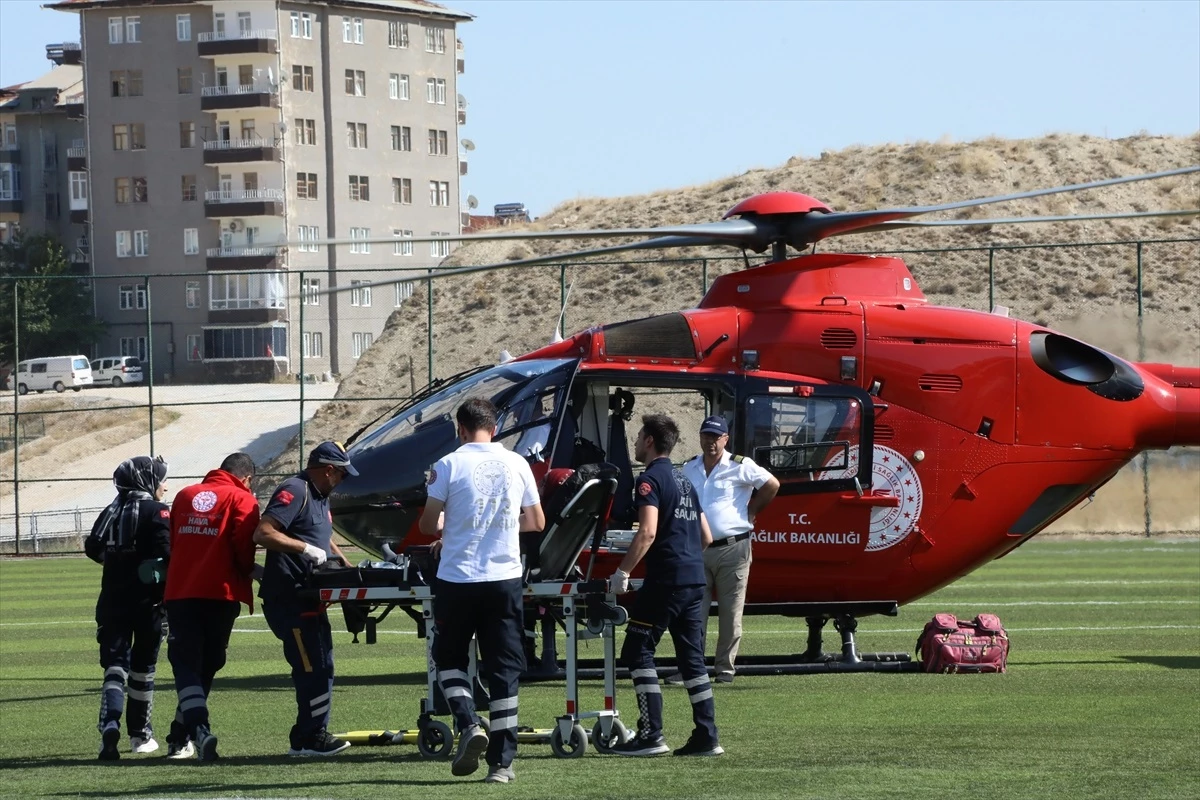 Malatya\'da Kalp Krizi Geçiren Kişi Ambulans Helikopterle Hastaneye Kaldırıldı