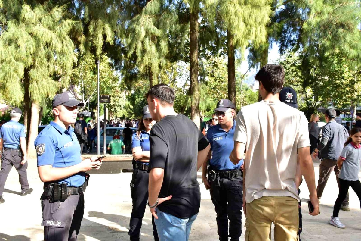 Manisa\'da yapılan uygulamada 14 aranan şahıs yakalandı