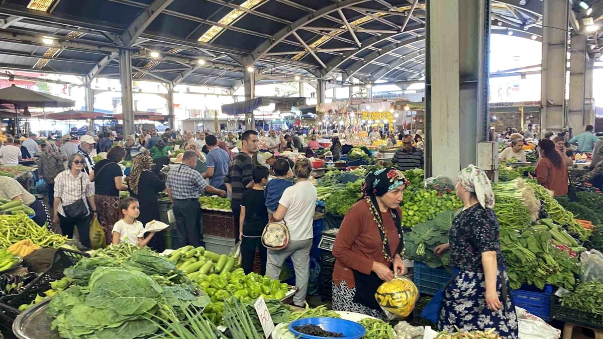Zonguldak Halk Pazarında Biber ve Fasulye Fiyatları Şaşırttı