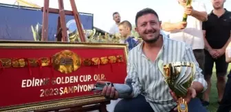 Posta güvercini yarışmasında, 1'inci olan güvercin sahibine altın kemer kazandırdı