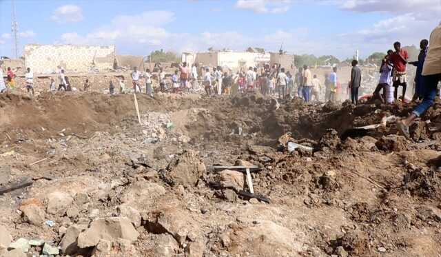 Somali'de bombalı saldırı: 13 ölü, 40 yaralı Somali'de bombalı saldırı: 13 ölü, 40 yaralı