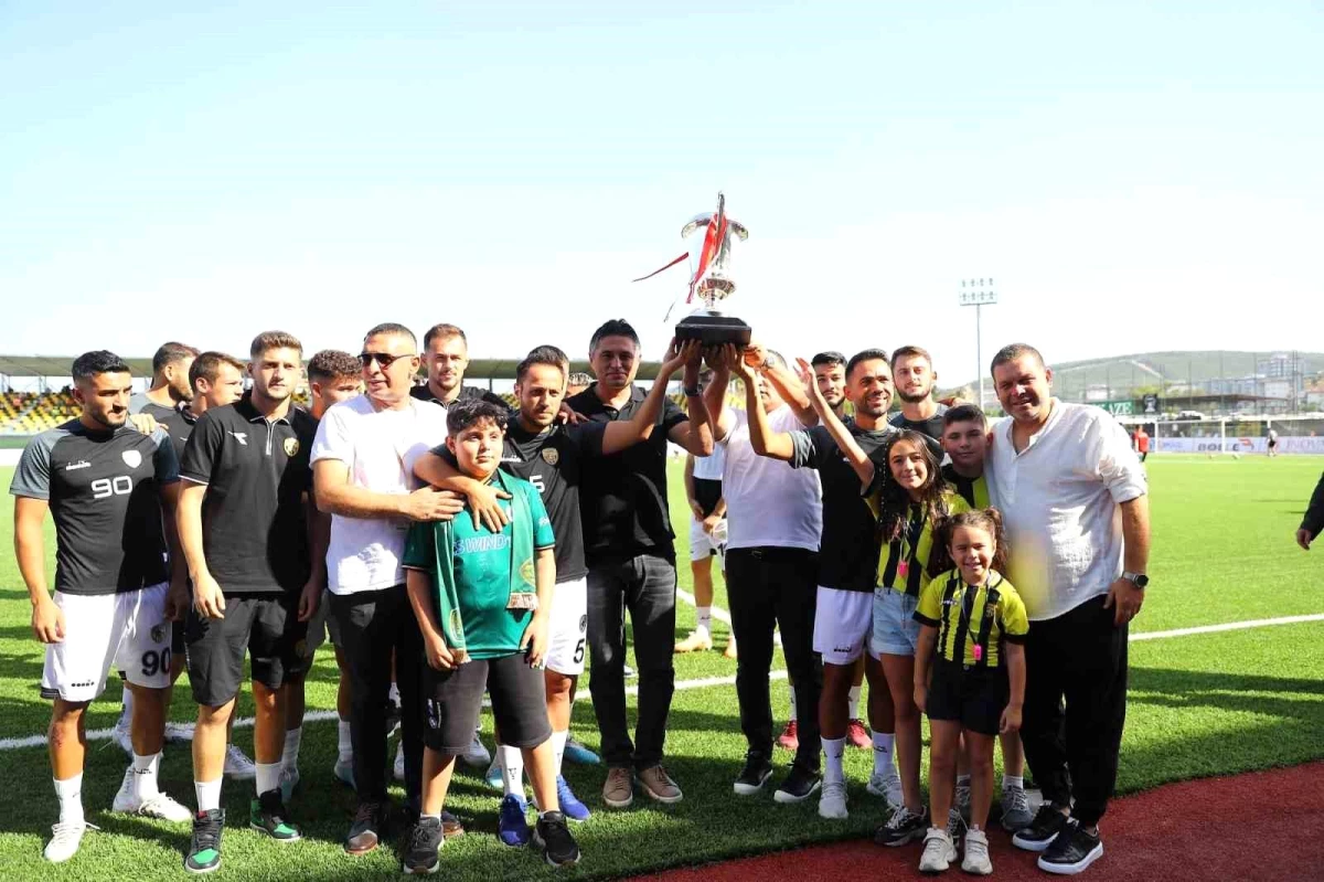 Aliağaspor FK, İnegöl Kafkas Gençlikspor\'u mağlup etti