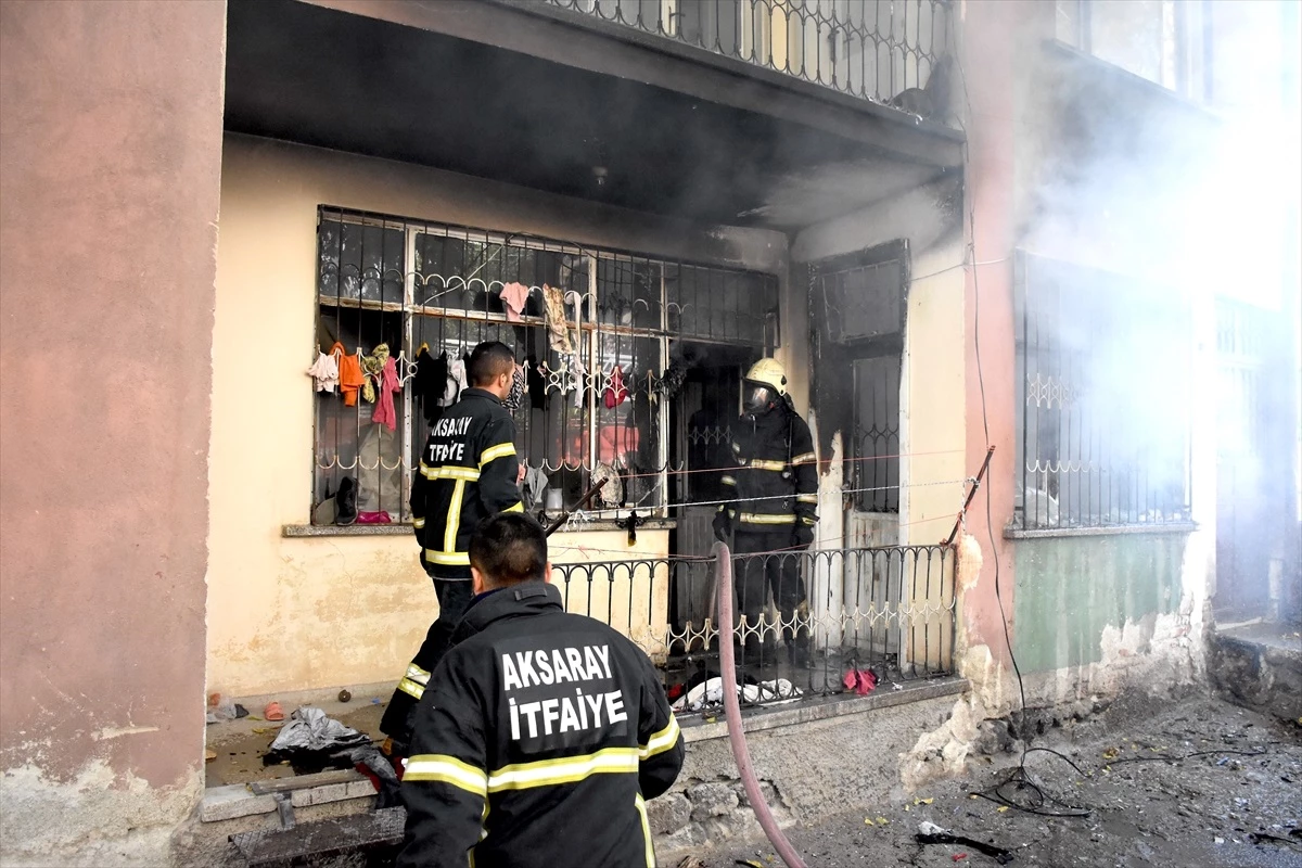 Aksaray\'da Suriyeli ailenin kaldığı evde çıkan yangında bir çocuk hayatını kaybetti