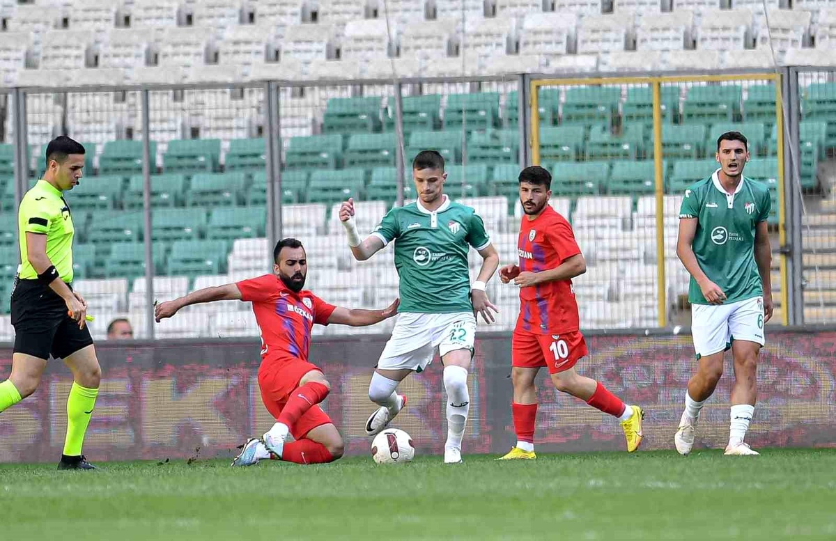 Altınordu, Bursaspor ile berabere kalarak ilk puanını aldı