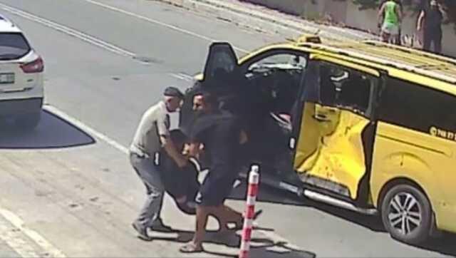 Antalya'da Ticari Taksi ile Motosiklet Kaza Yaptı