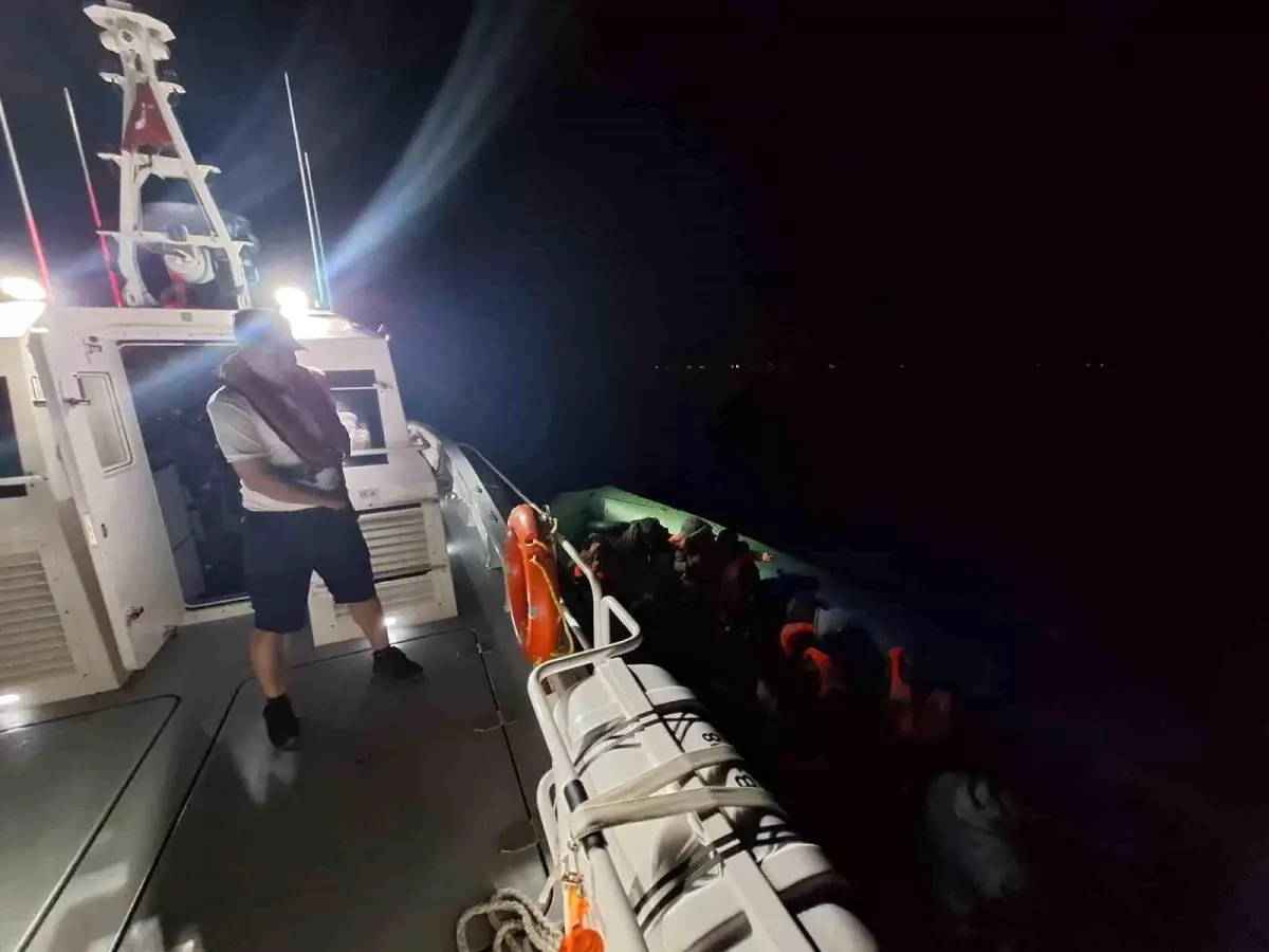Kuşadası\'nda 44 düzensiz göçmen kurtarıldı