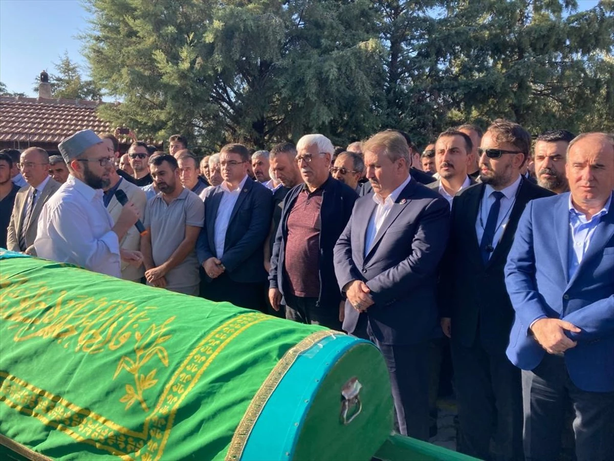 BBP Genel Başkanı Mustafa Destici, Refik Seçgin\'in cenaze törenine katıldı