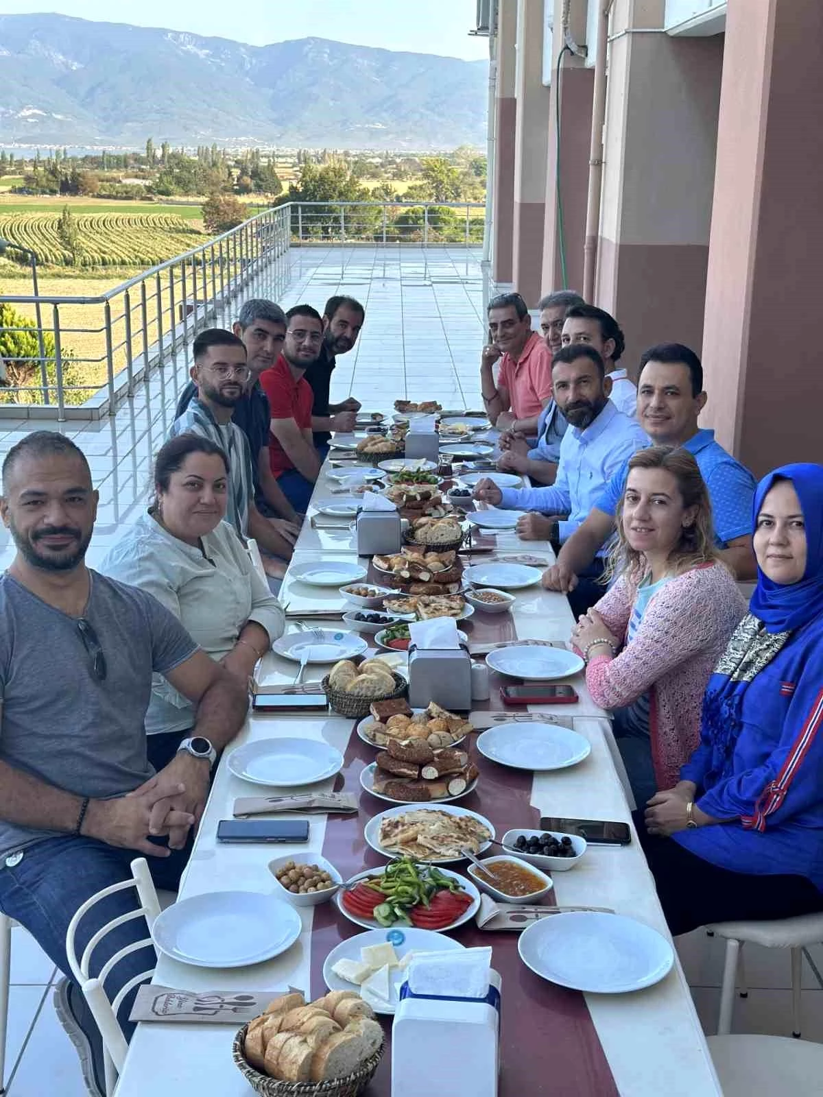 Balıkesir Üniversitesi Burhaniye Uygulamalı Bilimler Fakültesi Personeli Kahvaltıda Buluştu
