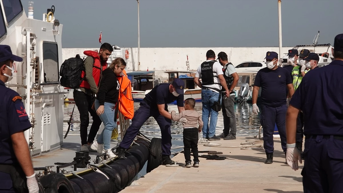 Çanakkale\'de Suriye uyruklu 25 düzensiz göçmen yakalandı