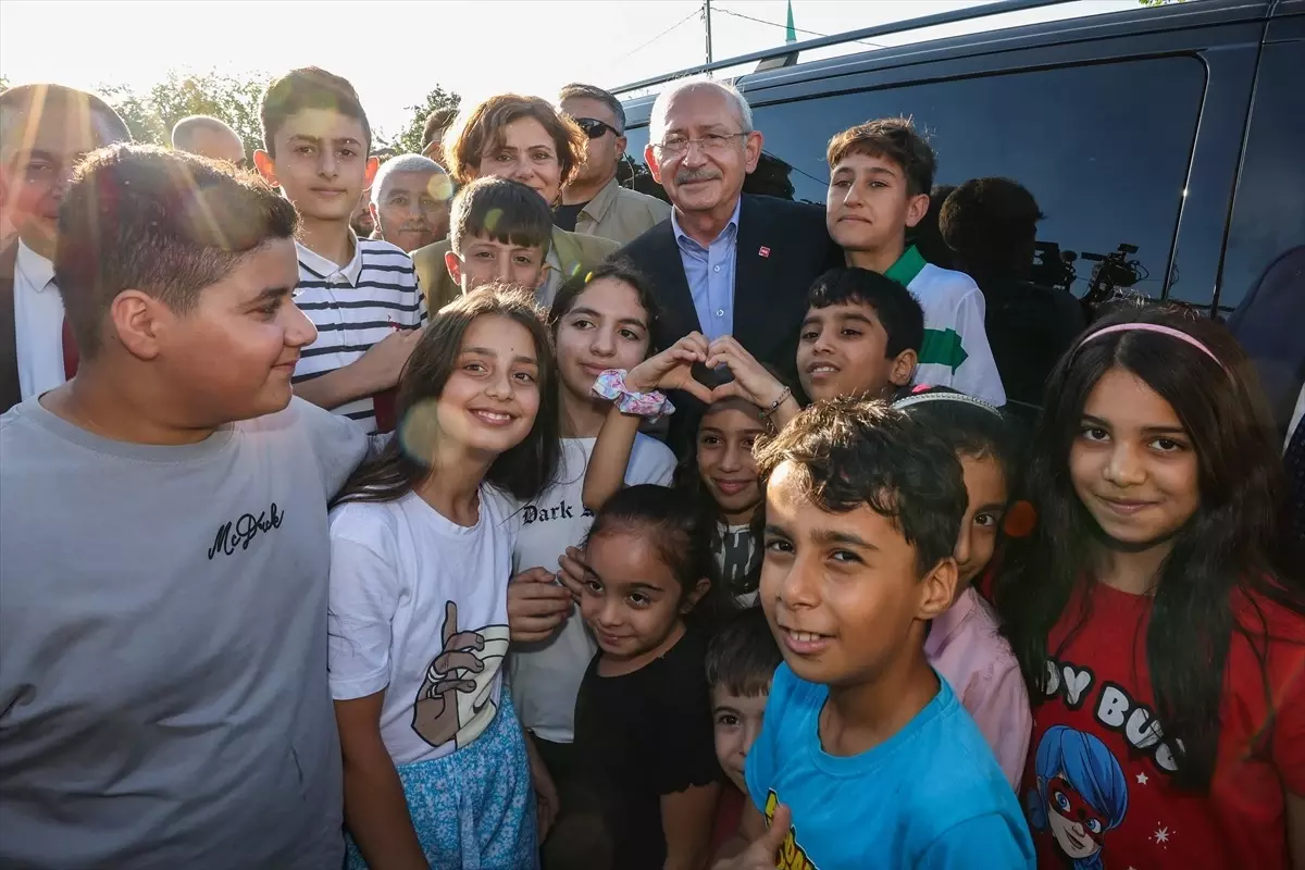 CHP Genel Başkanı Kılıçdaroğlu, kadınlarla bir araya geldi