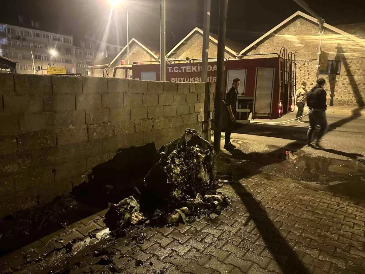 Tekirdağ Muratlı\'da çöp konteynerinde çıkan yangın söndürüldü