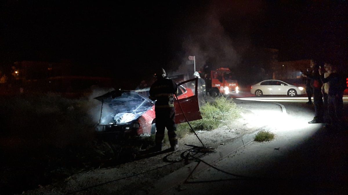 Çorum\'da Kaza Sonrası Alev Alan Otomobilde Yangın Söndürüldü